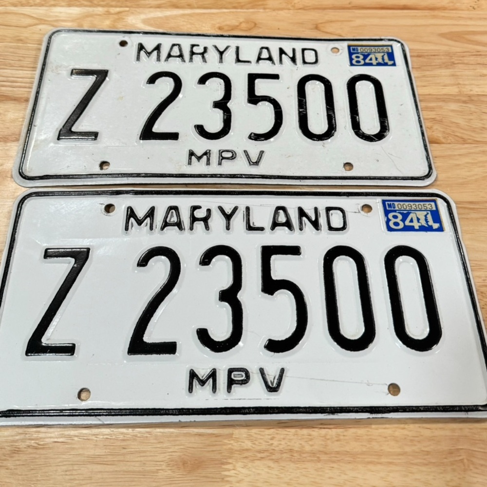 1989 Maryland License Plate Matched Pair Set Z 81402 MD Black And White